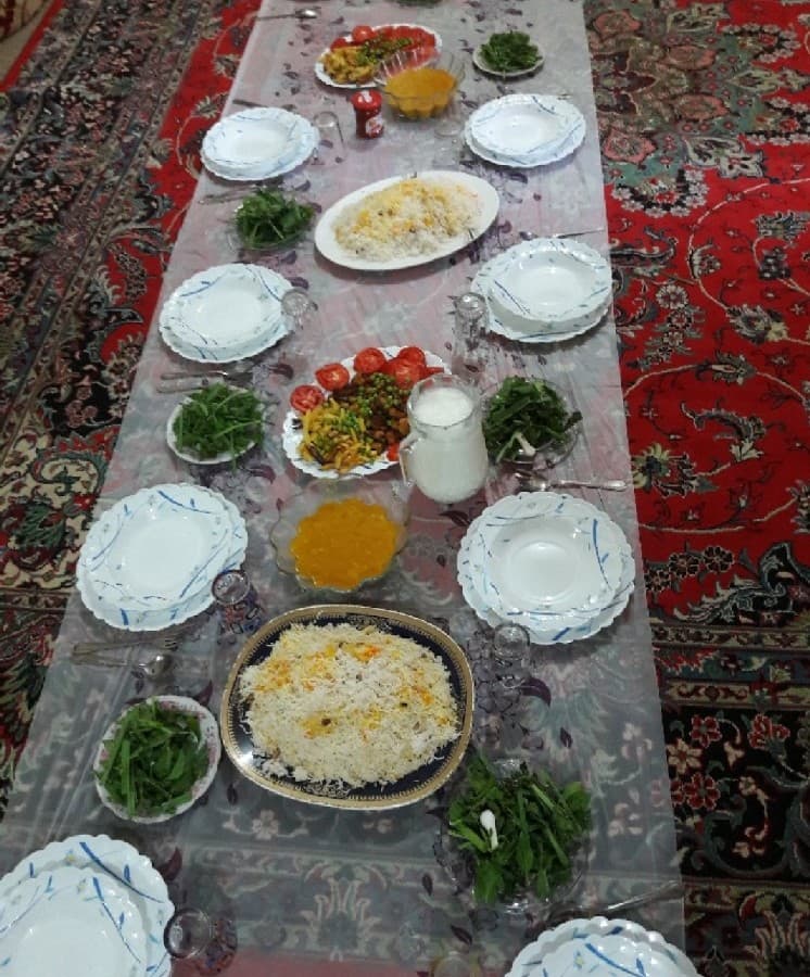 تولید کالا و خدمات در خانه توسط مادران