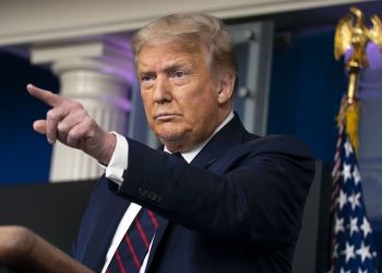 آیا ترامپ اختیار قانونی حمله به ایران را دارد؟