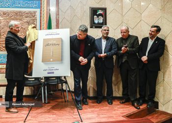 از عدالت گفتند؛ از معیشت شنیدیم